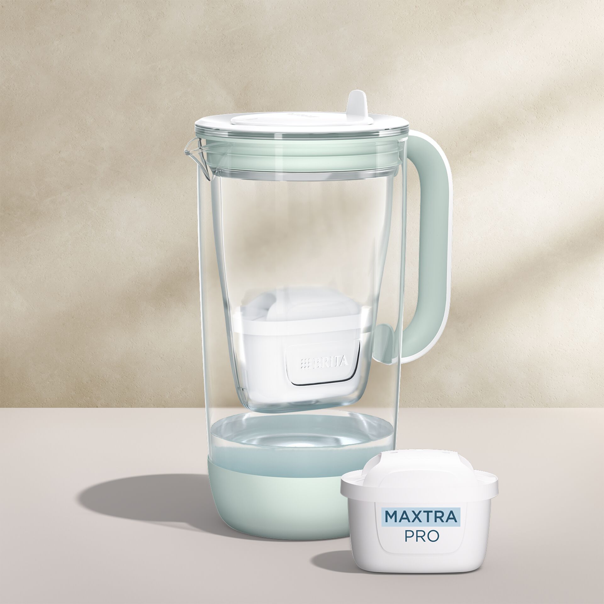 Wasserfilterkanne, Transparenter Kunststoff, Mintgrüner Griff, Filterkartusche, Mit Deckel