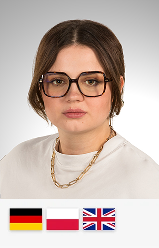 glasses, frau, braune haare, goldkette, tortoiseshell-rahmen