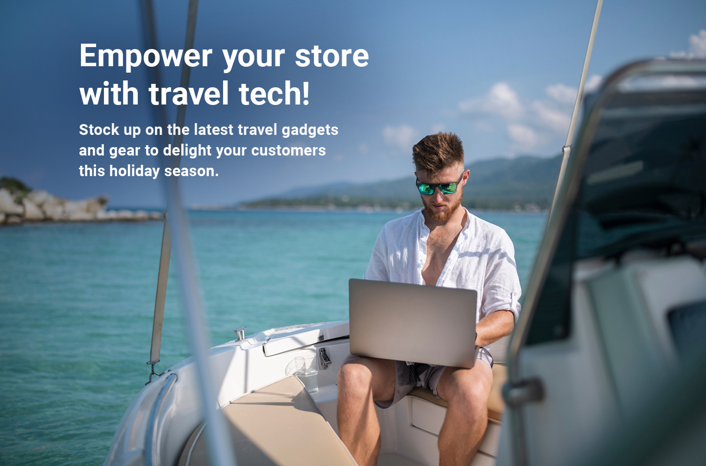 Laptop, Sonnenbrille, Herren, Sommeroutfit, Boot, Boot, Mann, Laptop, Sonnenbrille, Strand
